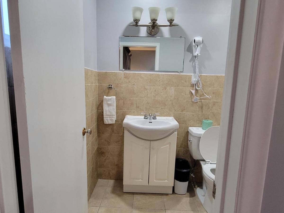 Knights Inn Cobourg Zewnętrze zdjęcie
